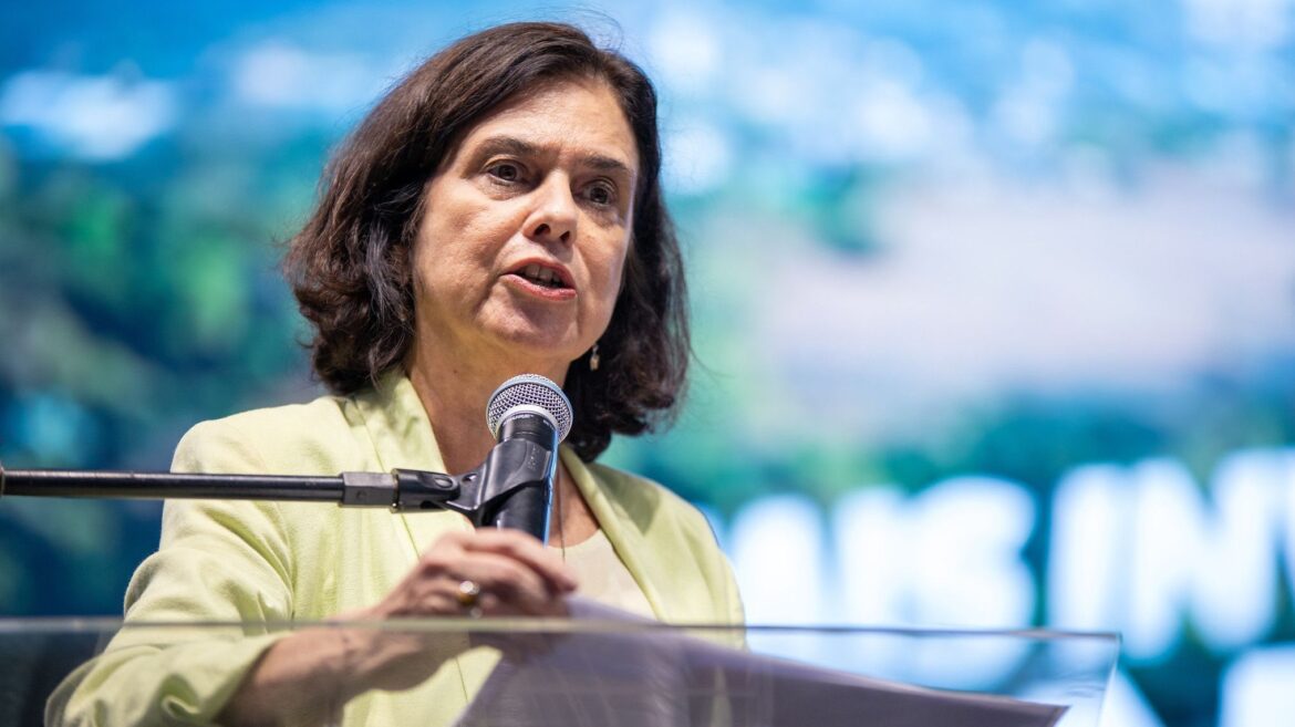 queimadas-florestais:-ministra-da-saude-nega-orientacao-para-fechar-escolas